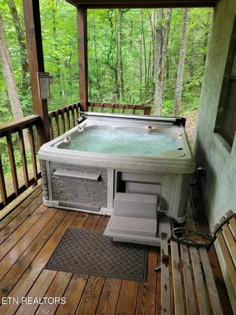 $500,000 | 519 Picadilly Lane, Gatlinburg, TN 37738