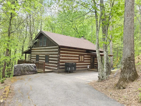$500,000 | 519 Picadilly Lane, Gatlinburg, TN 37738