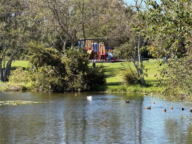 $325,000 | 282 Lakebreeze Circle, Lake Mary, FL 32746