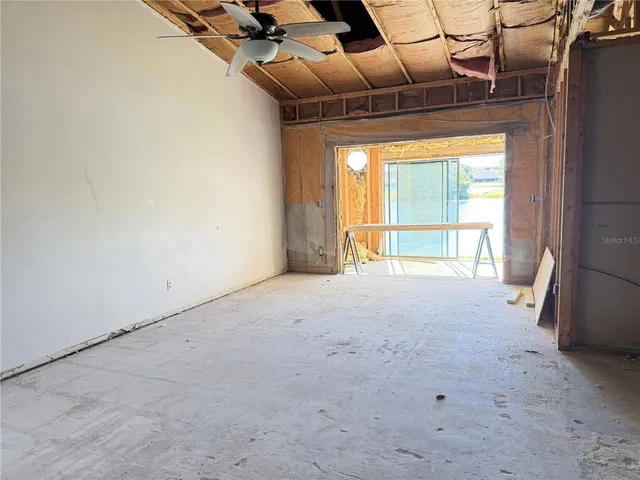 $325,000 | 282 Lakebreeze Circle, Lake Mary, FL 32746