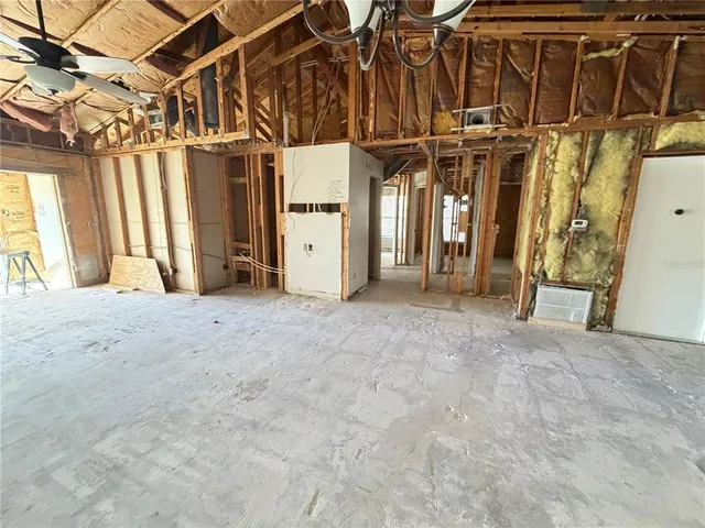 $325,000 | 282 Lakebreeze Circle, Lake Mary, FL 32746