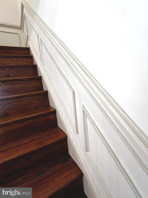 8319 Rising Ridge Way Bethesda, MD 20817 - Photo 18 of 38 Stairway to Bedrooms Level