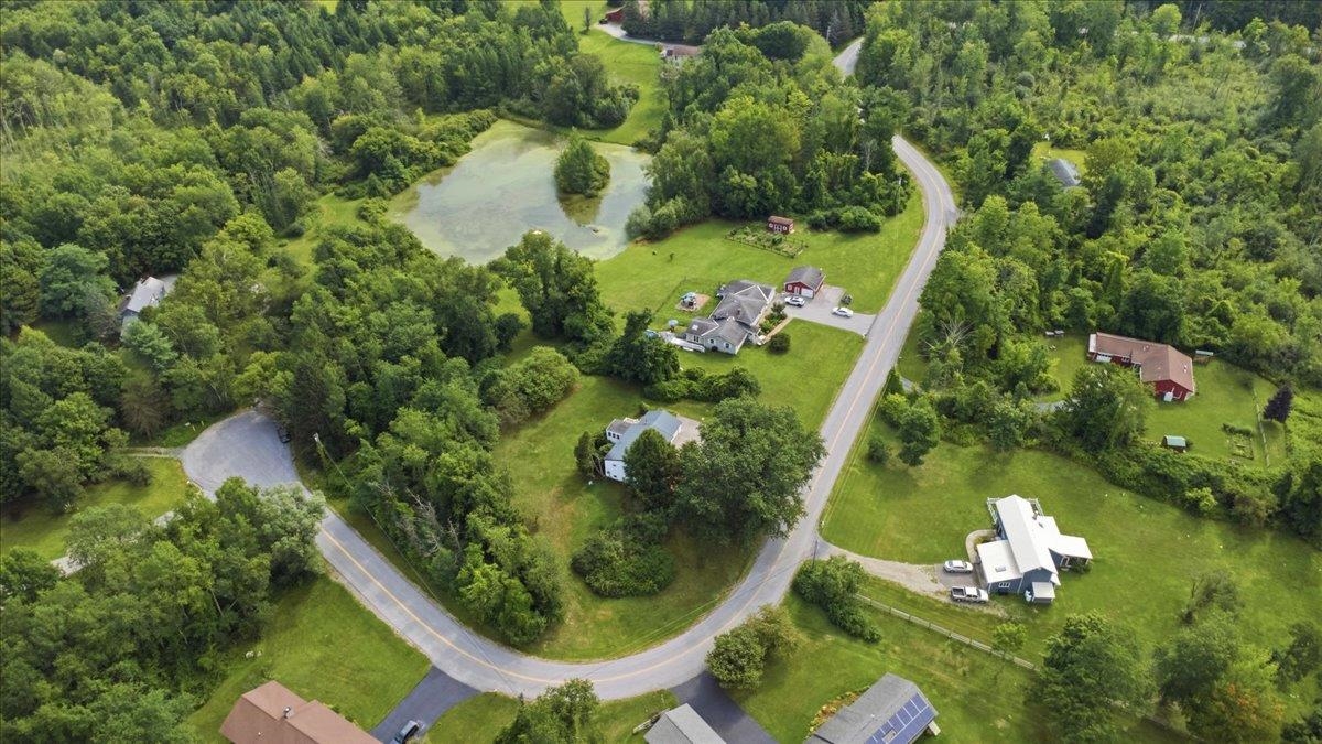 291 Springhill Road Bennington, VT 05201 - Photo 7 of 37 Gallery Image 7
