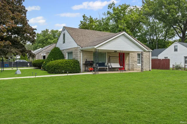 $250,000 | 201 Meadow Lane, Monticello, IN 47960