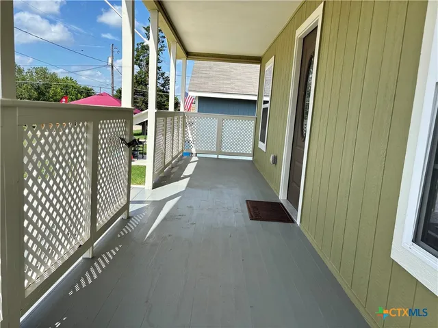 $199,900 | 702 East 5th Street, Nixon, TX 78140