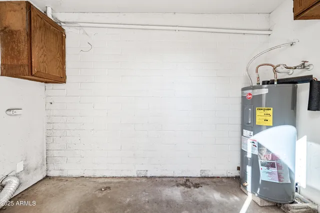 $999 | 4240 South 46th Place, Phoenix, AZ 85040