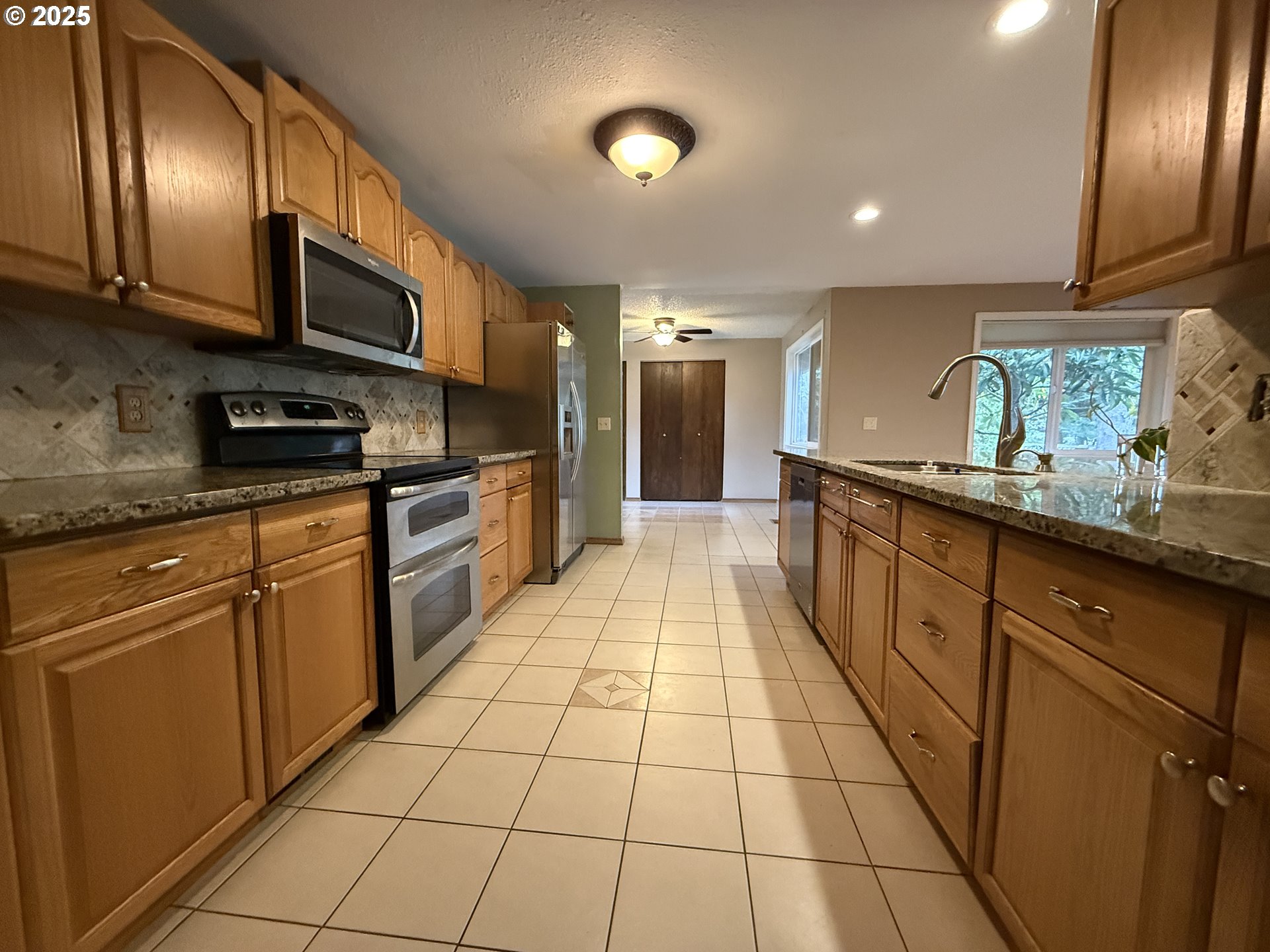 16861 Southeast Sager Road Happy Valley, OR 97086 - Photo 12 of 20 Gallery Image 12
