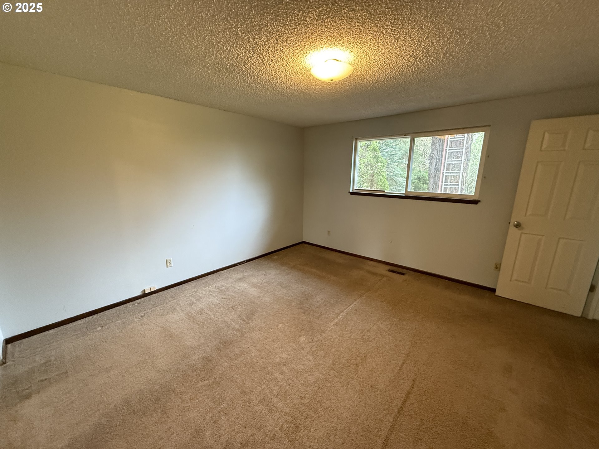 16861 Southeast Sager Road Happy Valley, OR 97086 - Photo 8 of 20 Gallery Image 8