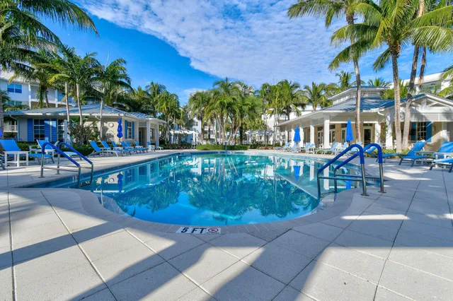 $899,900 | 915 Bay Colony Drive South, Juno Beach, FL 33408