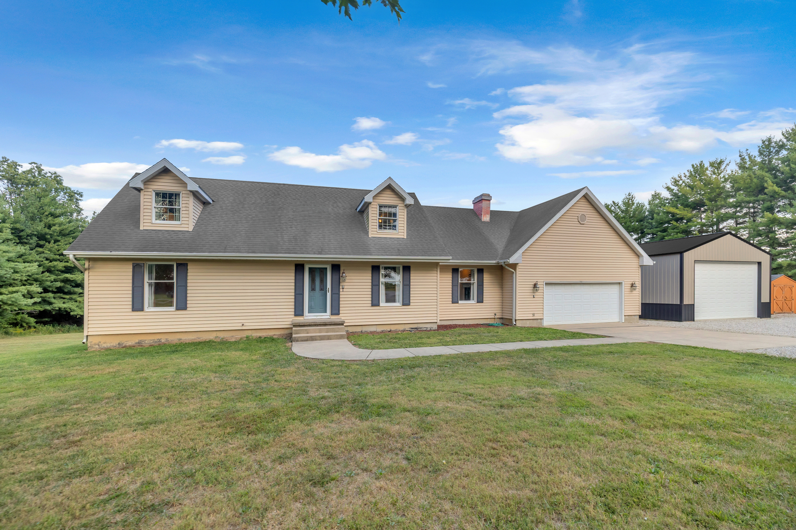 4454 North Prairie View Road Argenta, IL 62501 - Photo 1 of 45 front view of a house with a yard