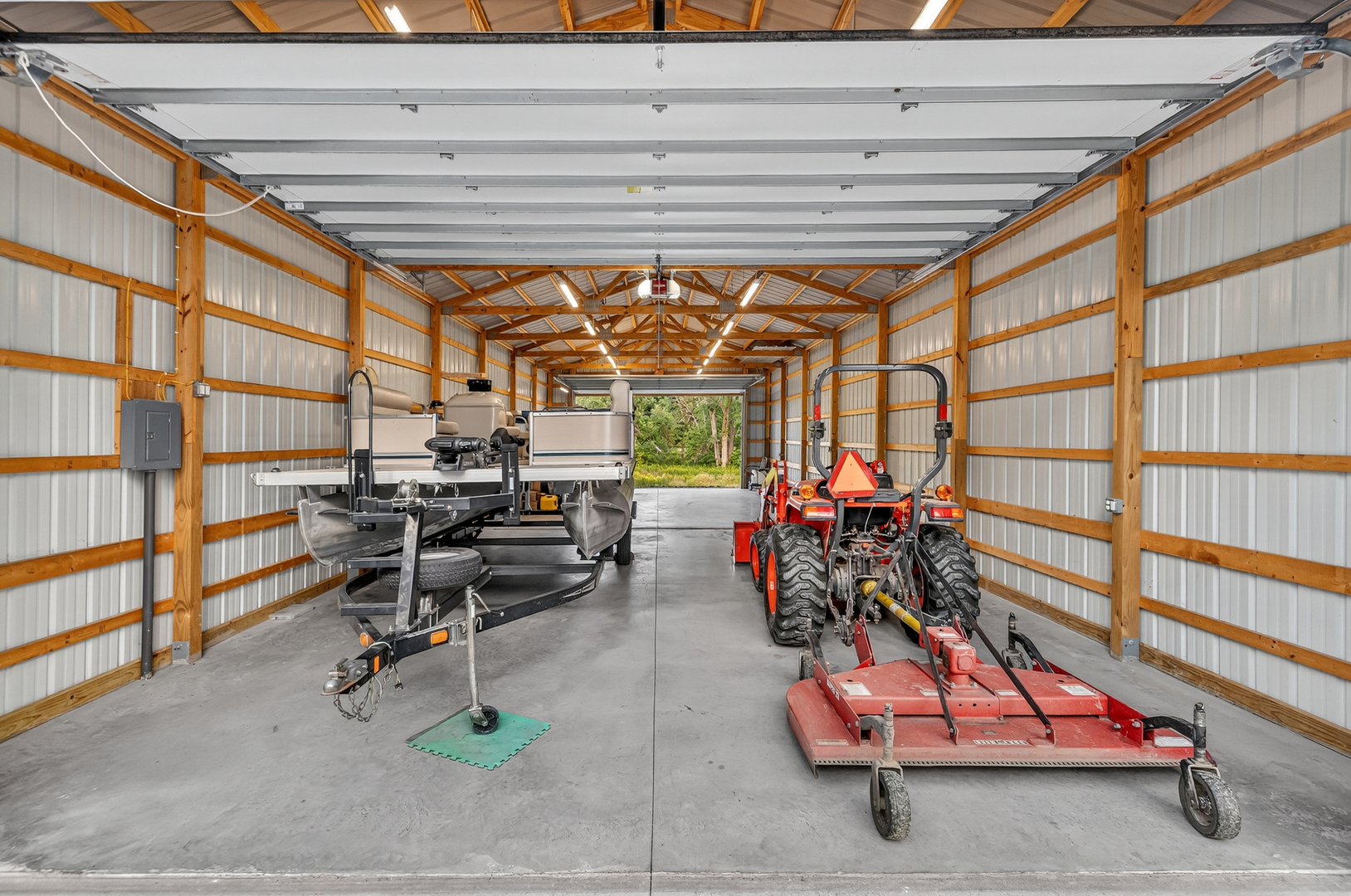 4454 North Prairie View Road Argenta, IL 62501 - Photo 6 of 45 a view of a room with gym equipment