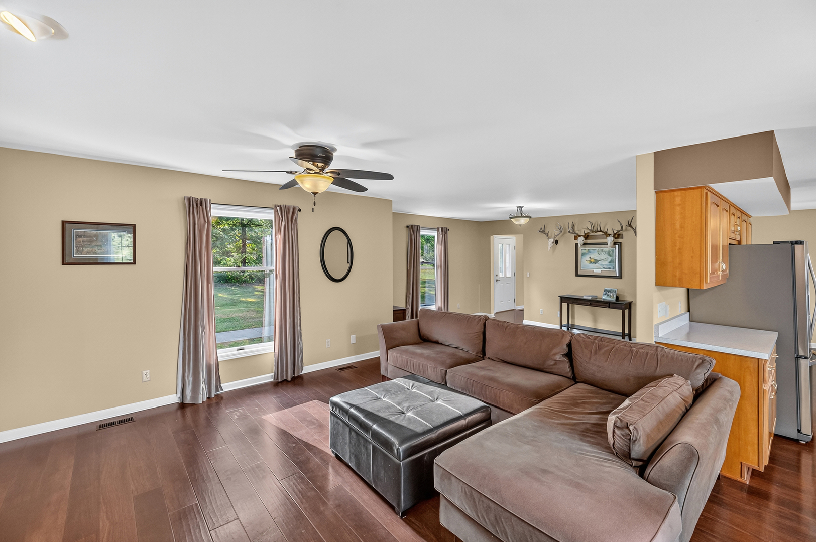 4454 North Prairie View Road Argenta, IL 62501 - Photo 10 of 45 a living room with furniture and a window