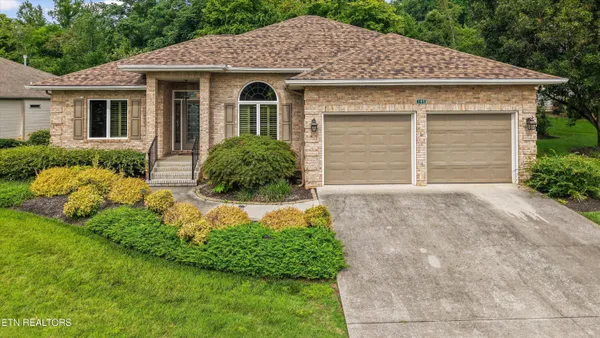 $525,000 | 105 Saligugi Way, Loudon, TN 37774