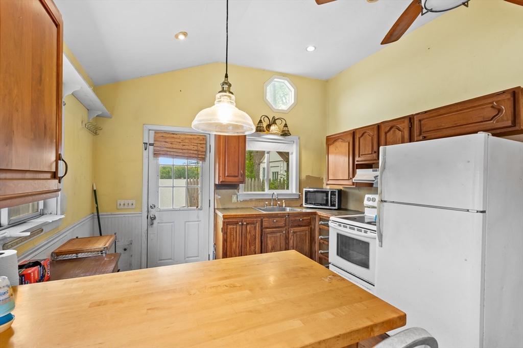 49 Boat House Road Groton, MA 01450 - Photo 10 of 34