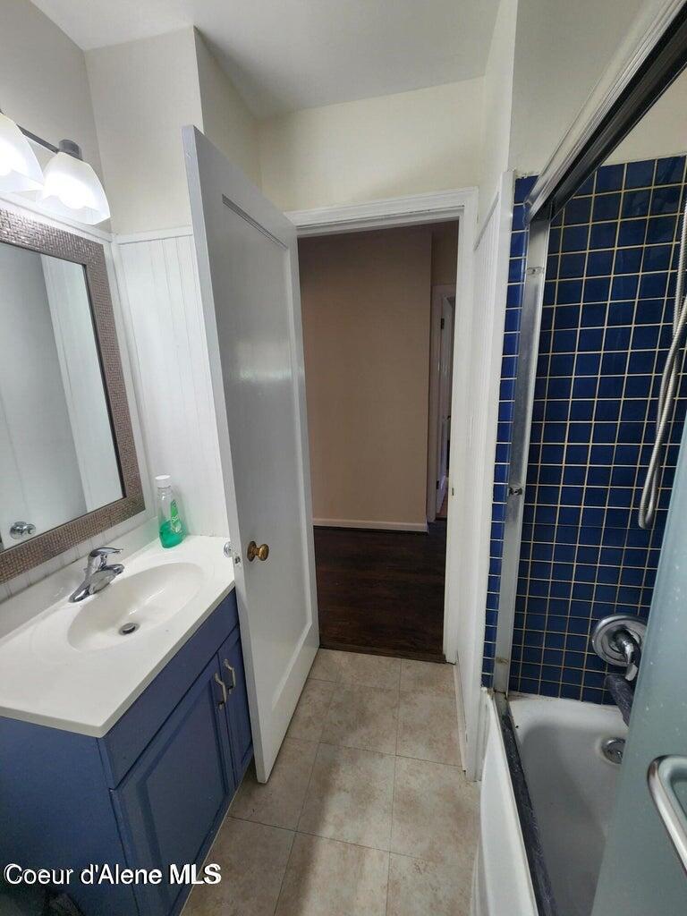 607 Riverside Avenue West Kellogg, ID 83837 - Photo 14 of 19 Bathroom