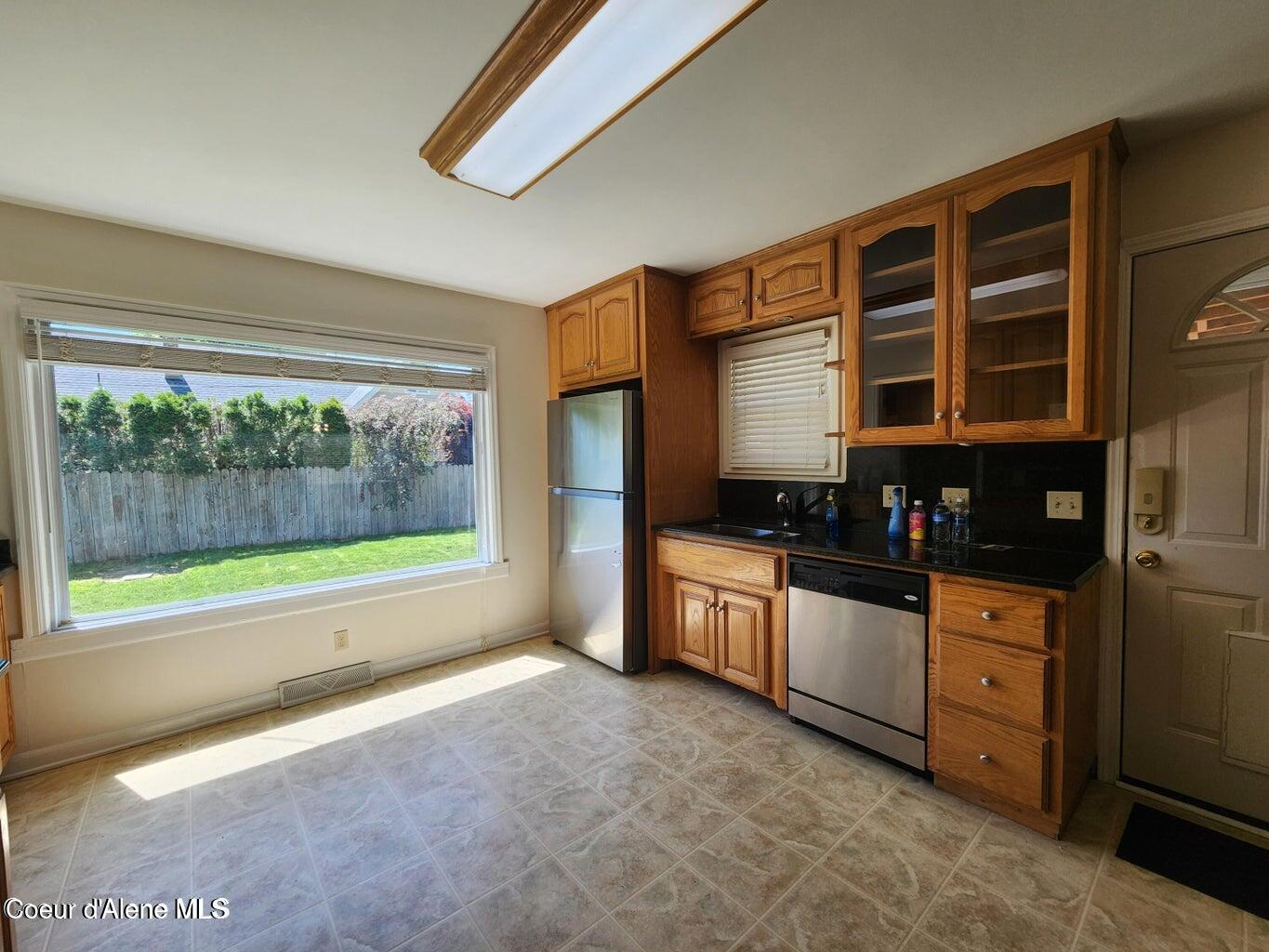 607 Riverside Avenue West Kellogg, ID 83837 - Photo 7 of 19 Kitchen