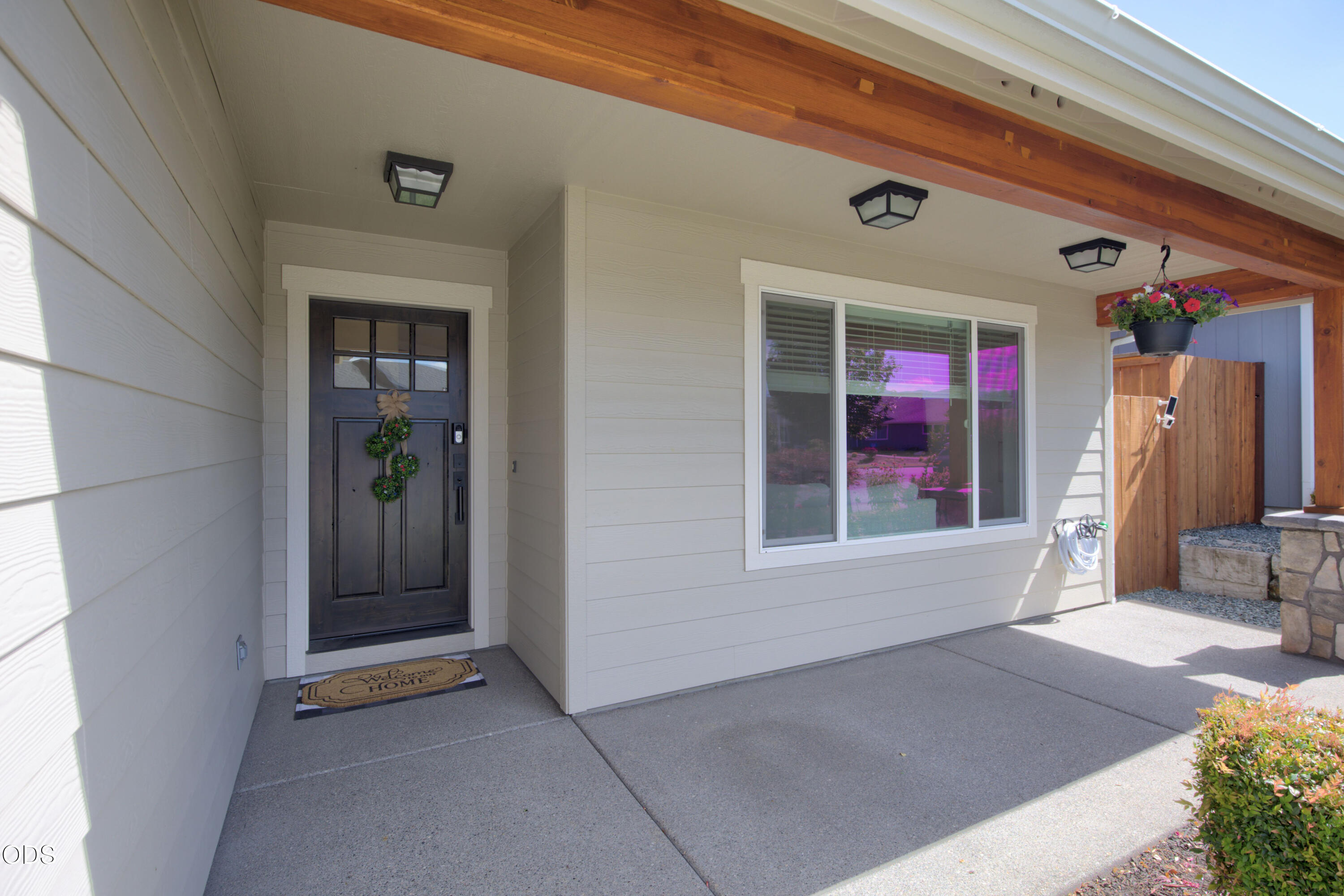 2036 Southwest Truman Way Grants Pass, OR 97526 - Photo 3 of 35