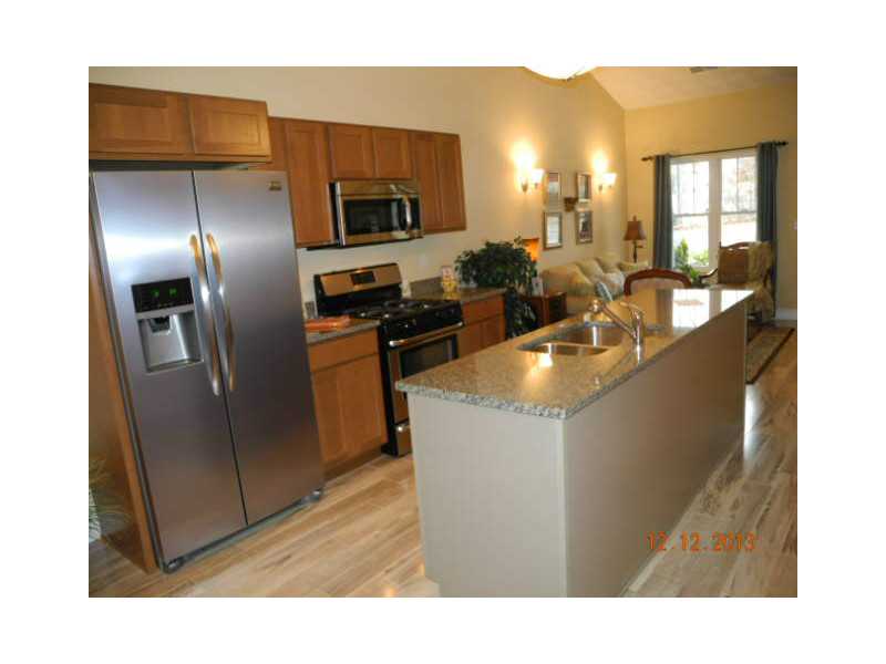 301 West Shore Road, Unit 15 Warwick, RI 02889 - Photo 6 of 14 Kitchen.