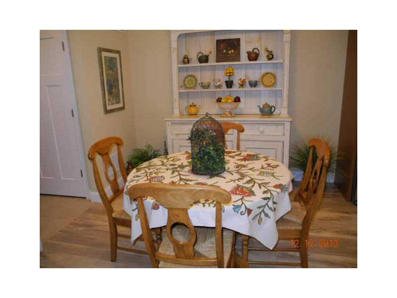 301 West Shore Road, Unit 15 Warwick, RI 02889 - Photo 7 of 14 Dining Room.