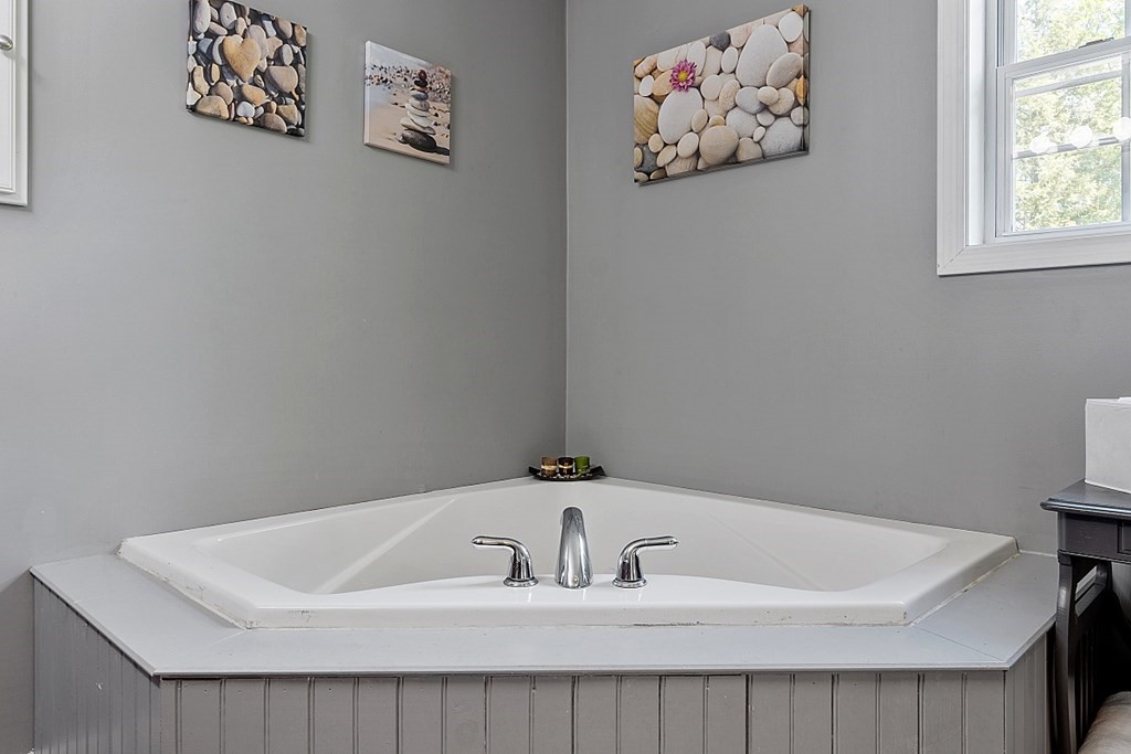 540 Royalston Road Phillipston, MA 01331 - Photo 26 of 38 a bathroom with a sink
