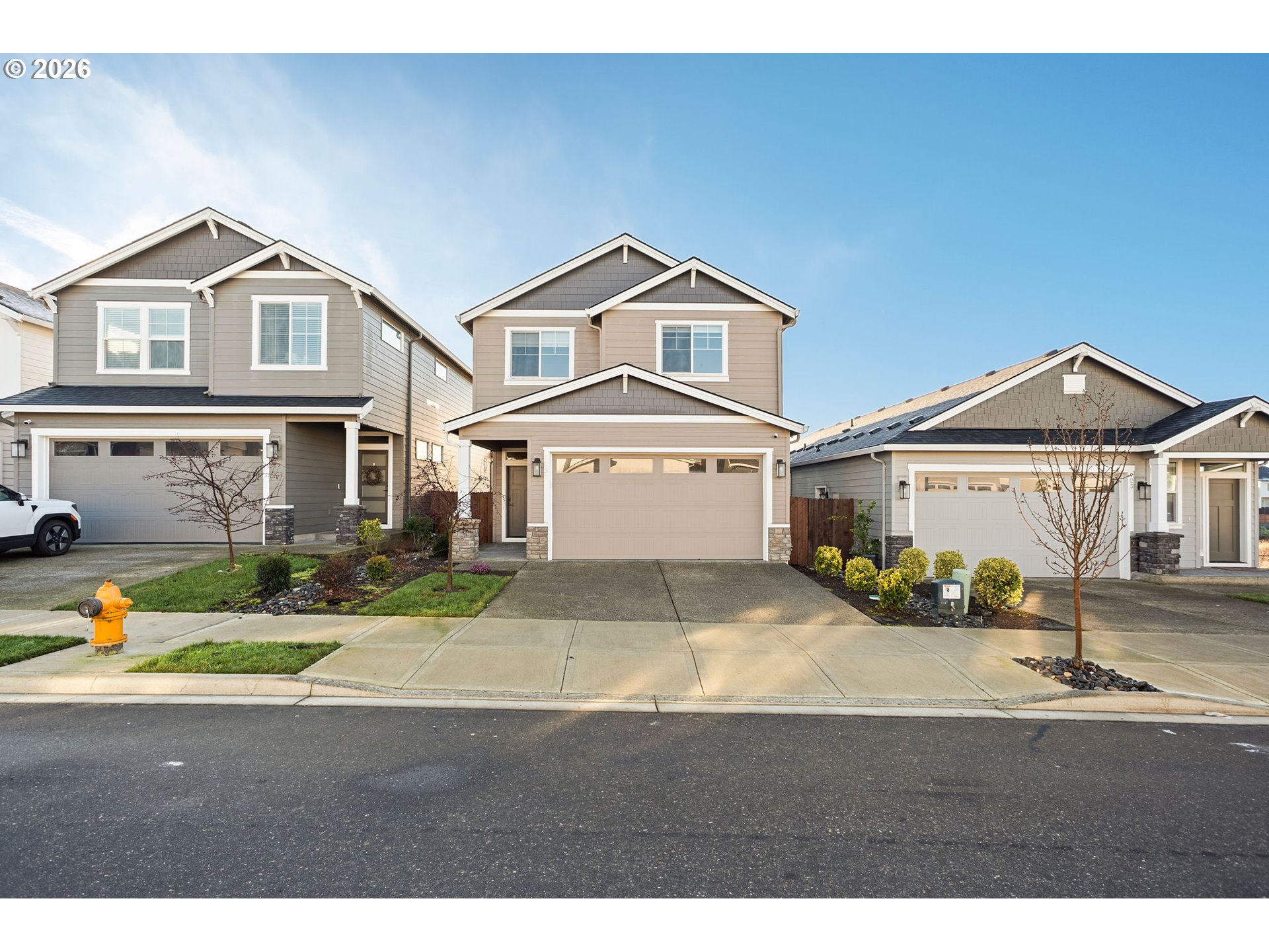 a view of house and yard