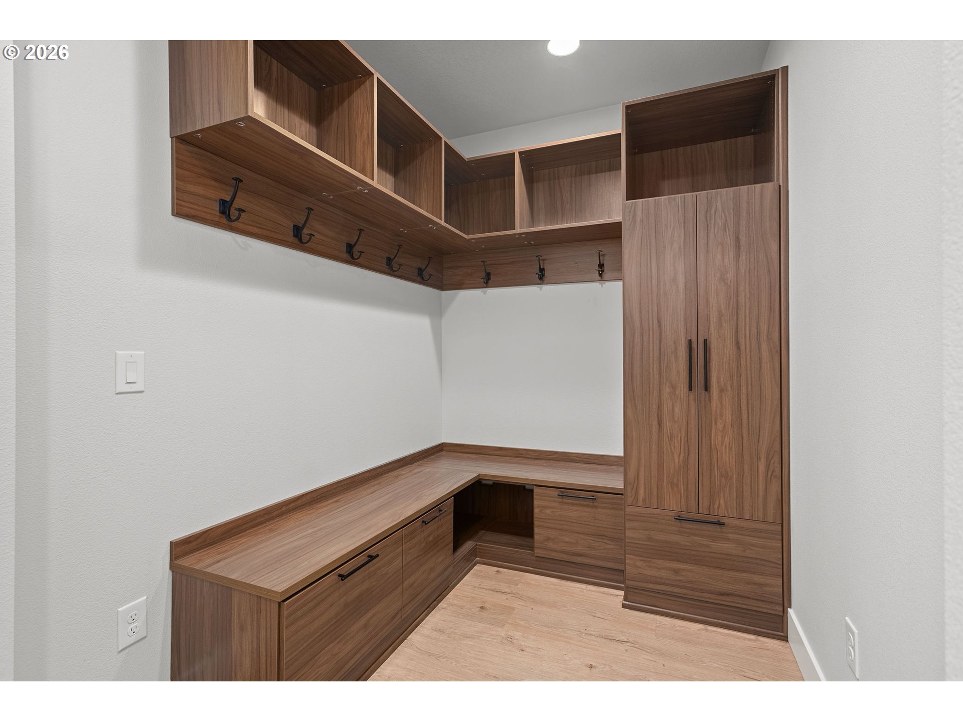 719 Northwest 178th Street Ridgefield, WA 98642 - Photo 5 of 46 a view of entryway