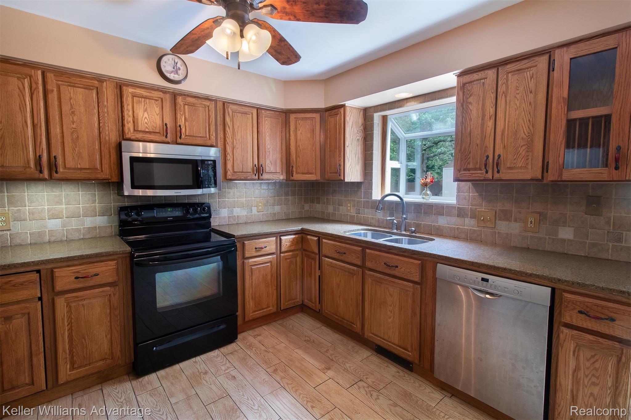 9232 Evee Road Clarkston, MI 48348 - Photo 9 of 46 EveeRd_9232_Kitchen_02.jpg