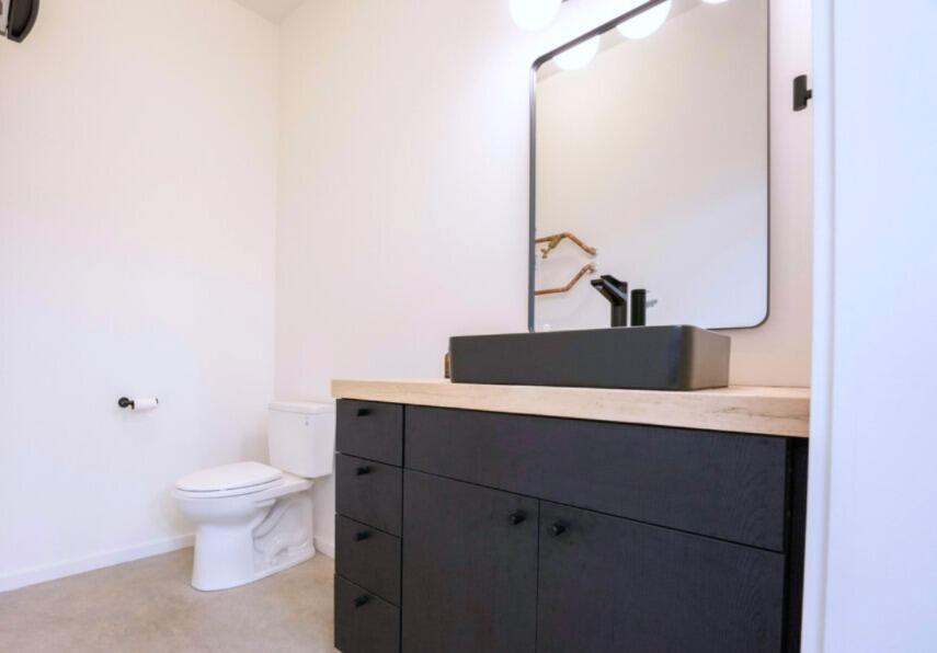 130 Gulf Stream Lane, Unit C Hailey, ID 83333 - Photo 23 of 25 10. Private Bathroom in Shop