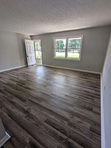 $1,295 | 2436 Thoroughbred Drive, Bowling Green, KY 42104