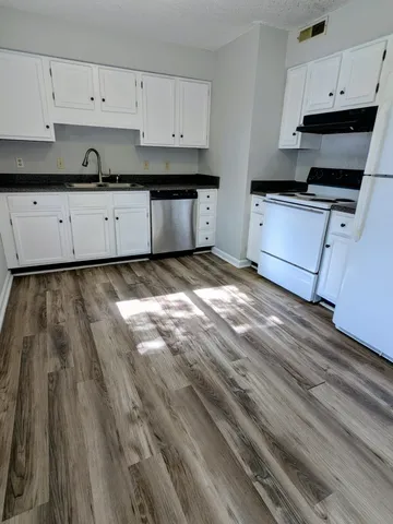 $1,295 | 2436 Thoroughbred Drive, Bowling Green, KY 42104