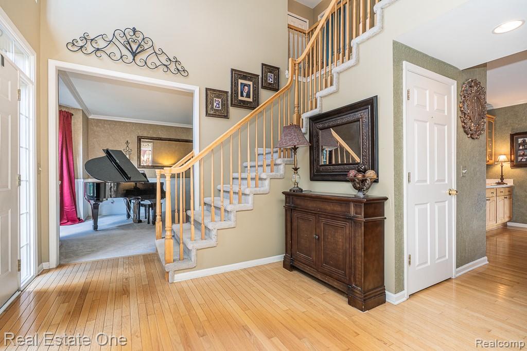 4595 Dunbar Court Rochester, MI 48306 - Photo 6 of 40 Gallery Image 6