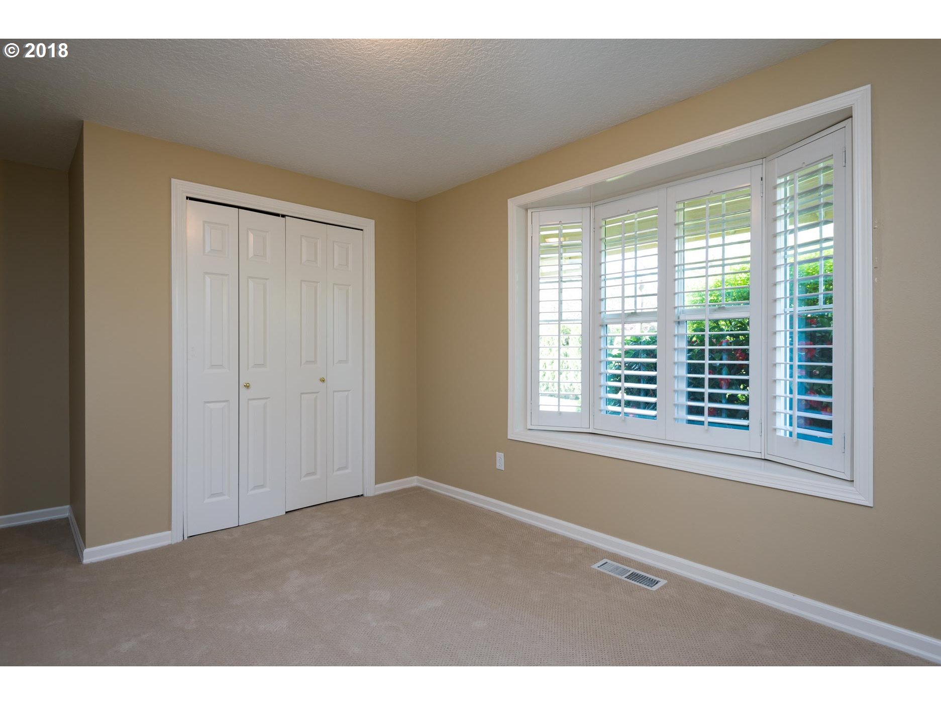 19240 Bryant Road Lake Oswego, OR 97034 - Photo 17 of 32 Bedroom