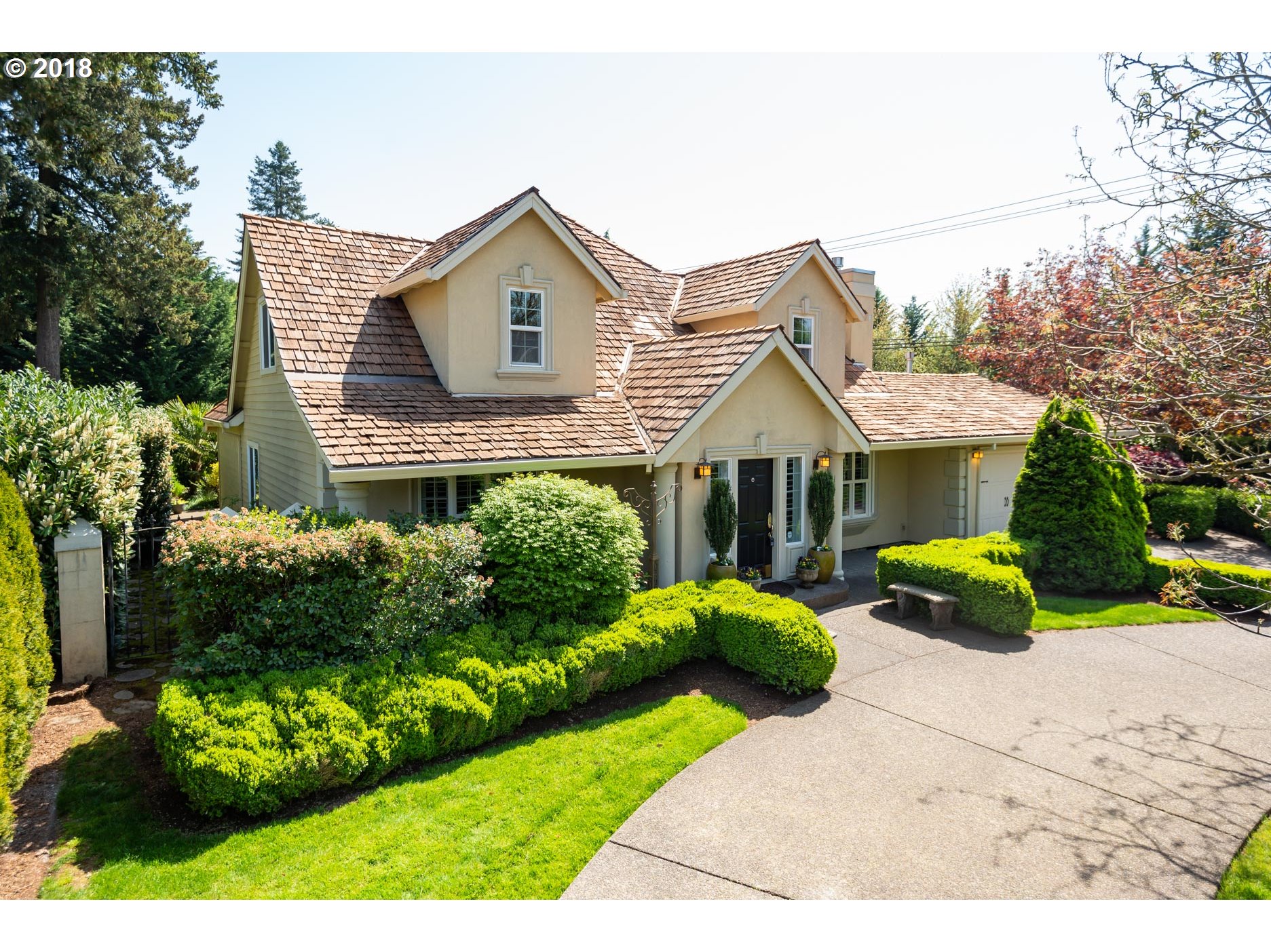 19240 Bryant Road Lake Oswego, OR 97034 - Photo 2 of 32 Gallery Image 2