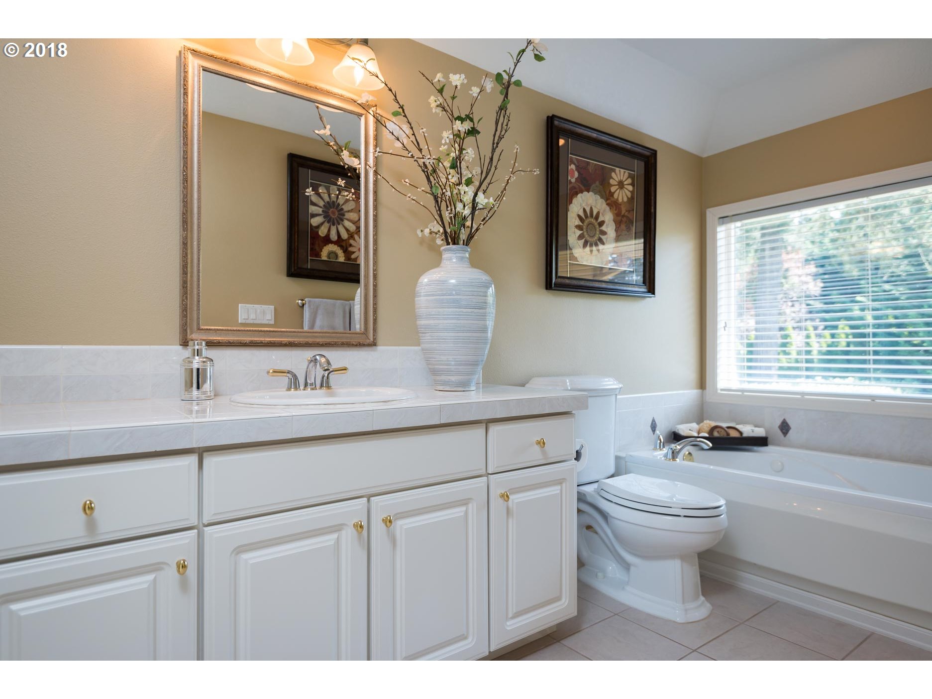 19240 Bryant Road Lake Oswego, OR 97034 - Photo 22 of 32 Bathroom, Attached