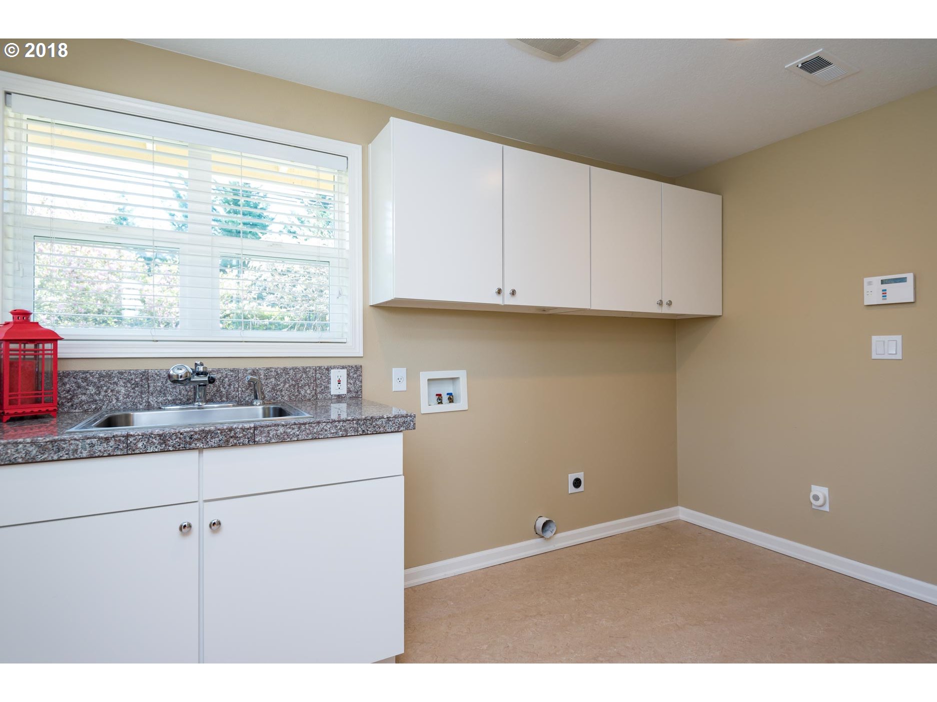 19240 Bryant Road Lake Oswego, OR 97034 - Photo 26 of 32 Laundry