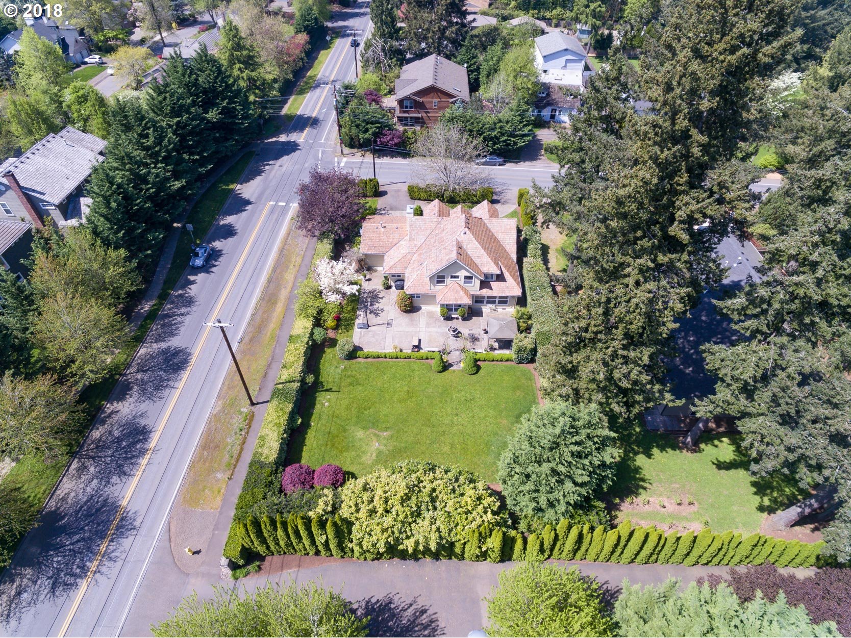 19240 Bryant Road Lake Oswego, OR 97034 - Photo 31 of 32 Gallery Image 31