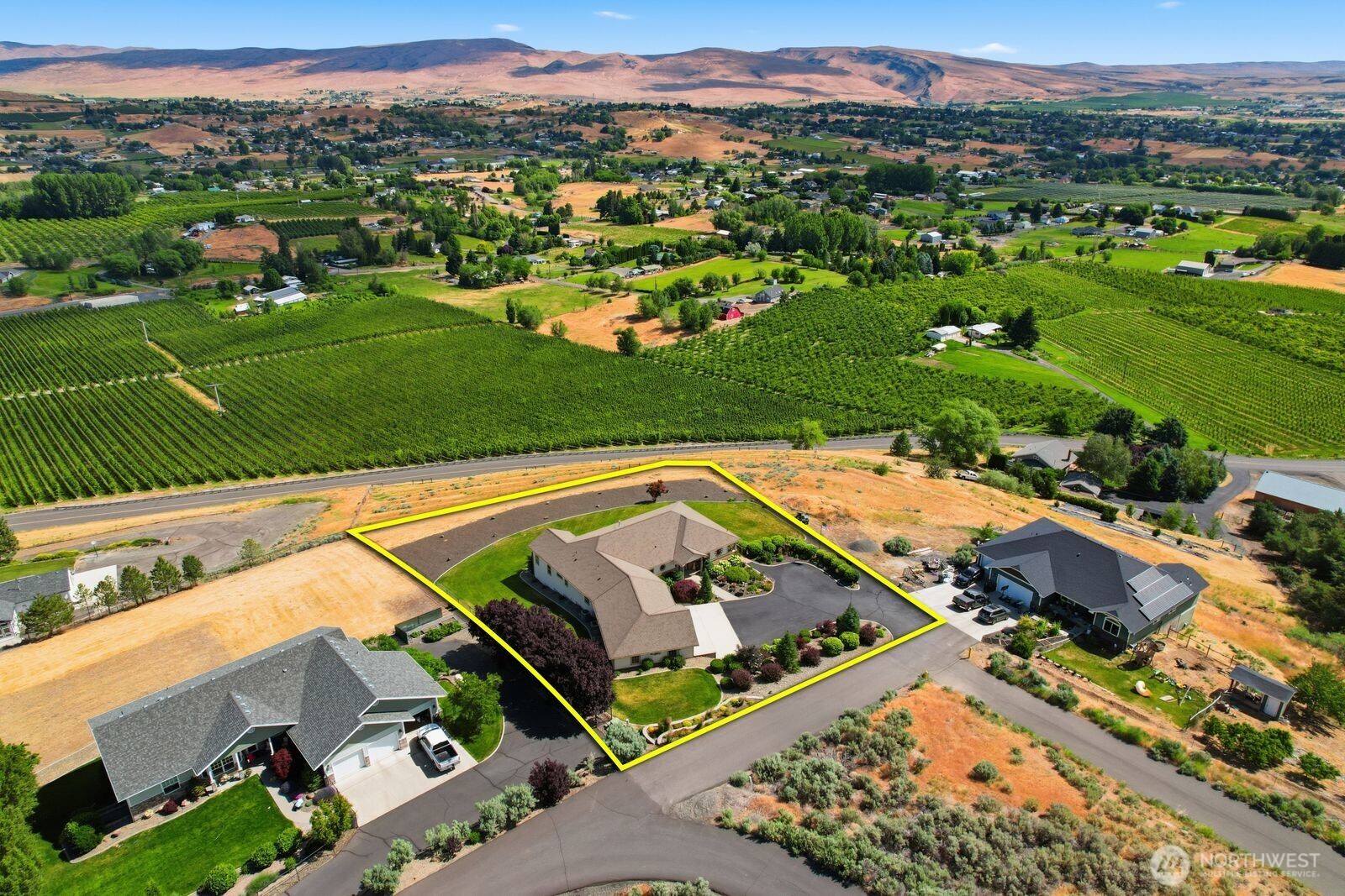 332 Marisa Hill Road Selah, WA 98942 - Photo 4 of 40