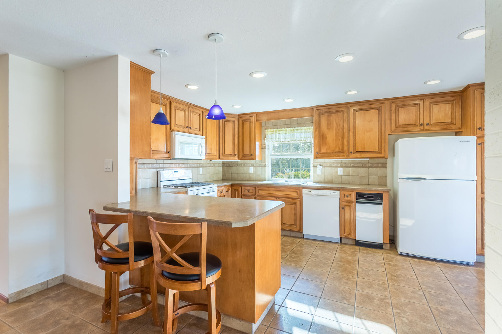 8244 Silver Bridge Road Palo Cedro, CA 96073 - Photo 7 of 54 26 kitchen