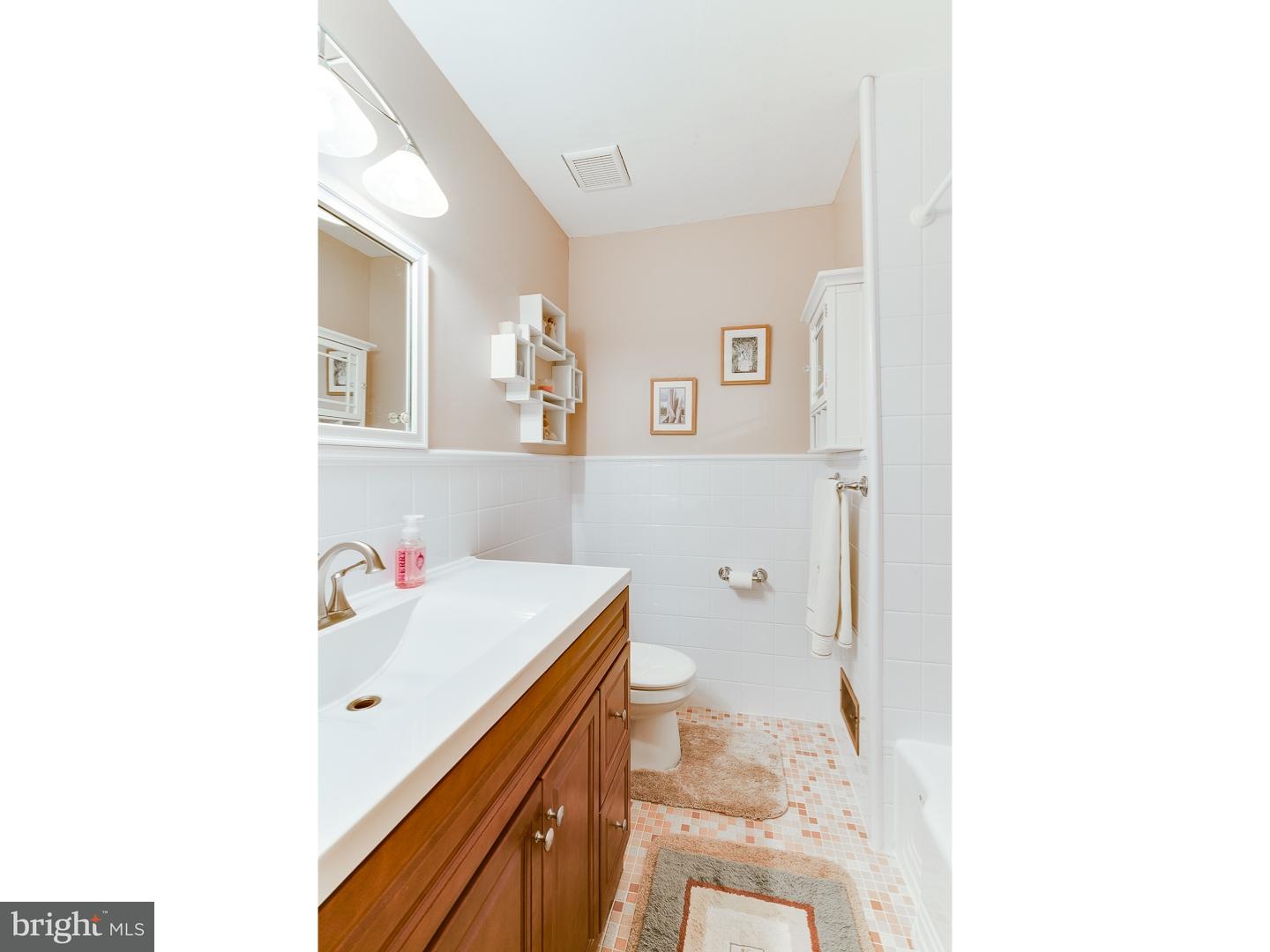 34 Cranbrook Road Trenton, NJ 08690 - Photo 21 of 25 Bathroom