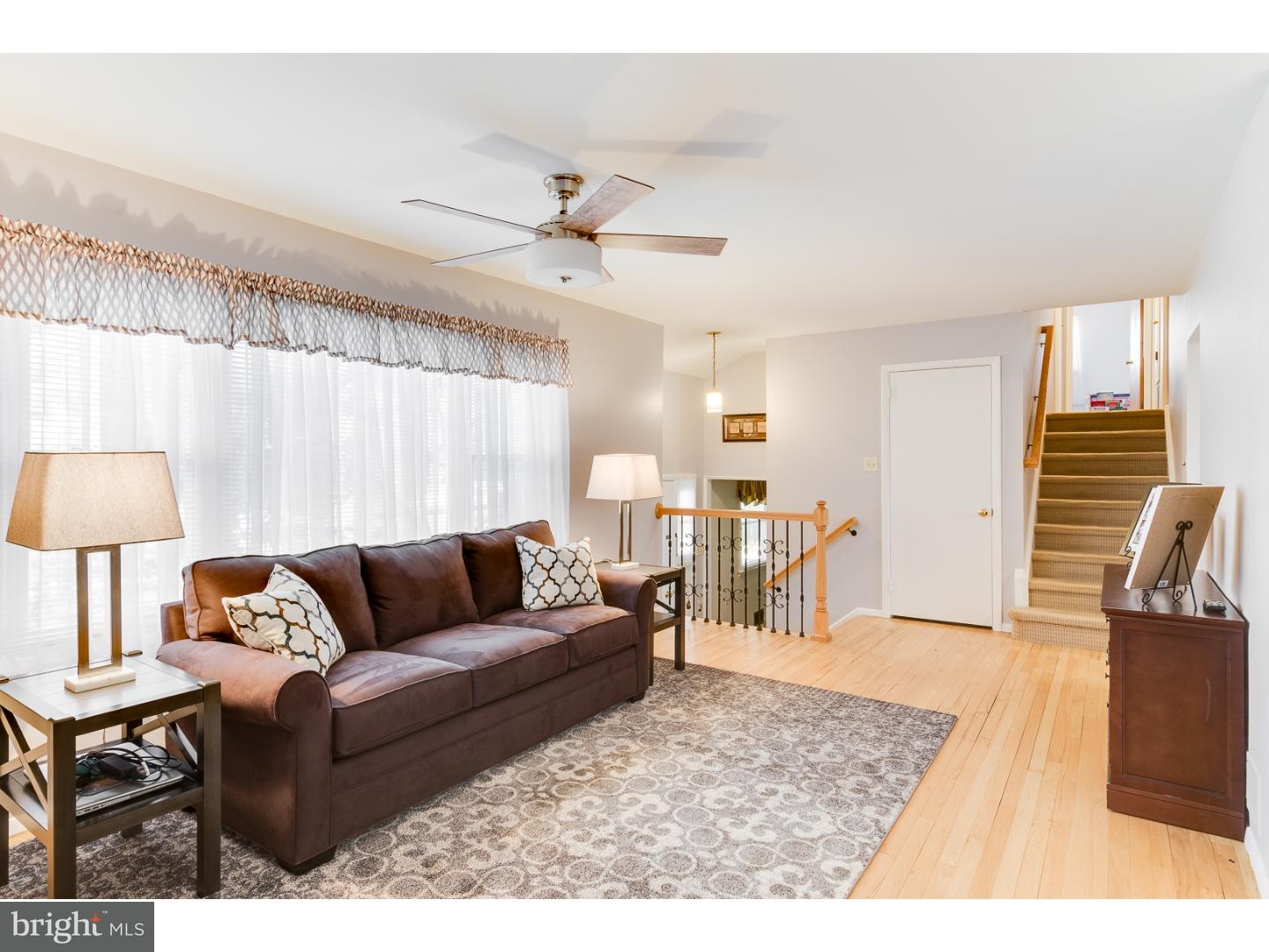 34 Cranbrook Road Trenton, NJ 08690 - Photo 4 of 25 Living Room