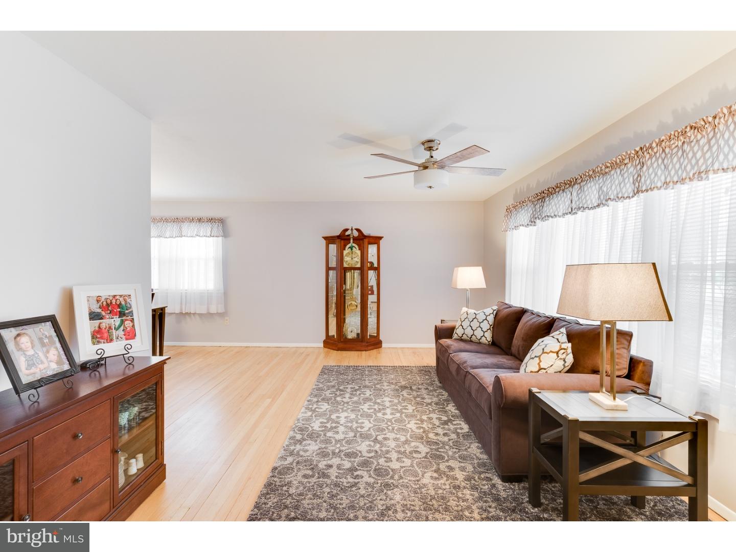 34 Cranbrook Road Trenton, NJ 08690 - Photo 5 of 25 Living Room