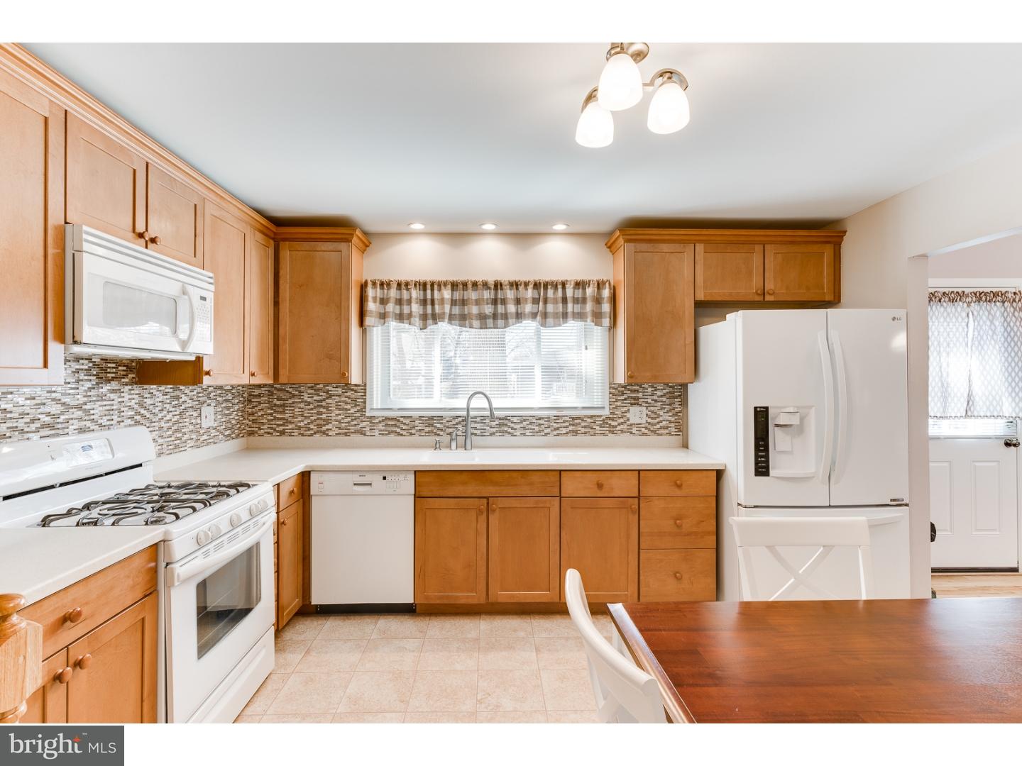 34 Cranbrook Road Trenton, NJ 08690 - Photo 8 of 25 Kitchen