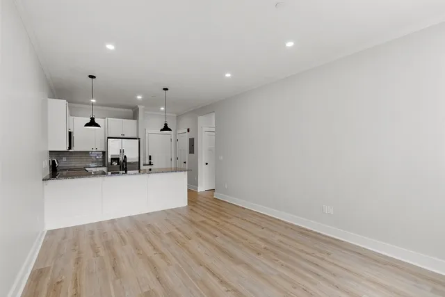 $2,150 | 843 Main Street, Unit 102, Clinton, MA 01510