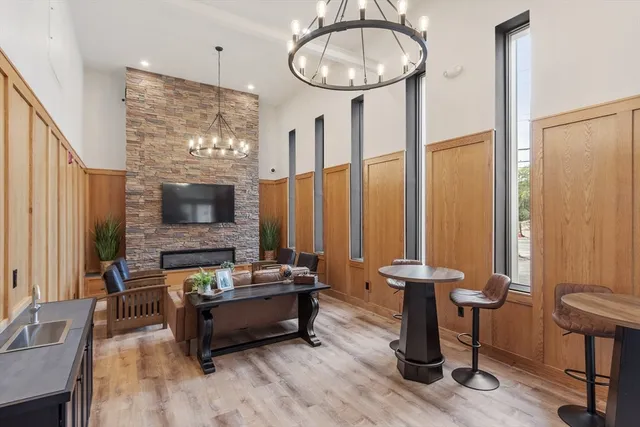 $2,150 | 843 Main Street, Unit 102, Clinton, MA 01510