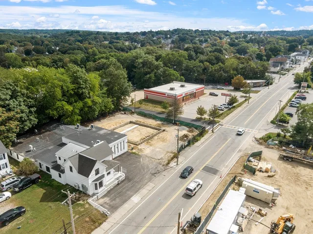 $2,150 | 843 Main Street, Unit 102, Clinton, MA 01510