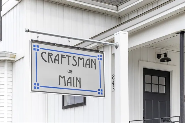 $2,150 | 843 Main Street, Unit 102, Clinton, MA 01510