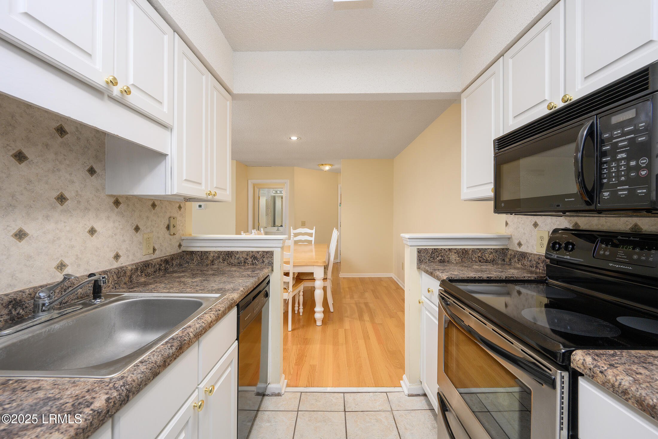 28 Forest Cove Road, Unit 28 Hilton Head Island, SC 29928 - Photo 10 of 26 DSC_1319 copy