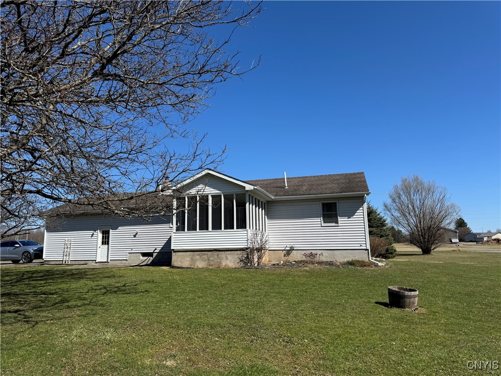 4903 Fox Road Verona, NY 13421 - Photo 5 of 30 Fantastic screen room!