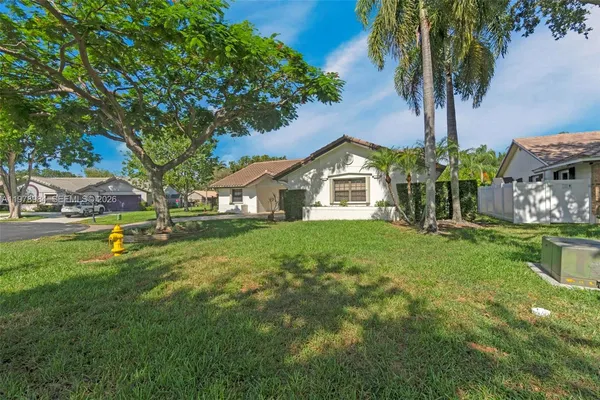 $4,300 | 5621 Carriage Lane, Davie, FL 33331