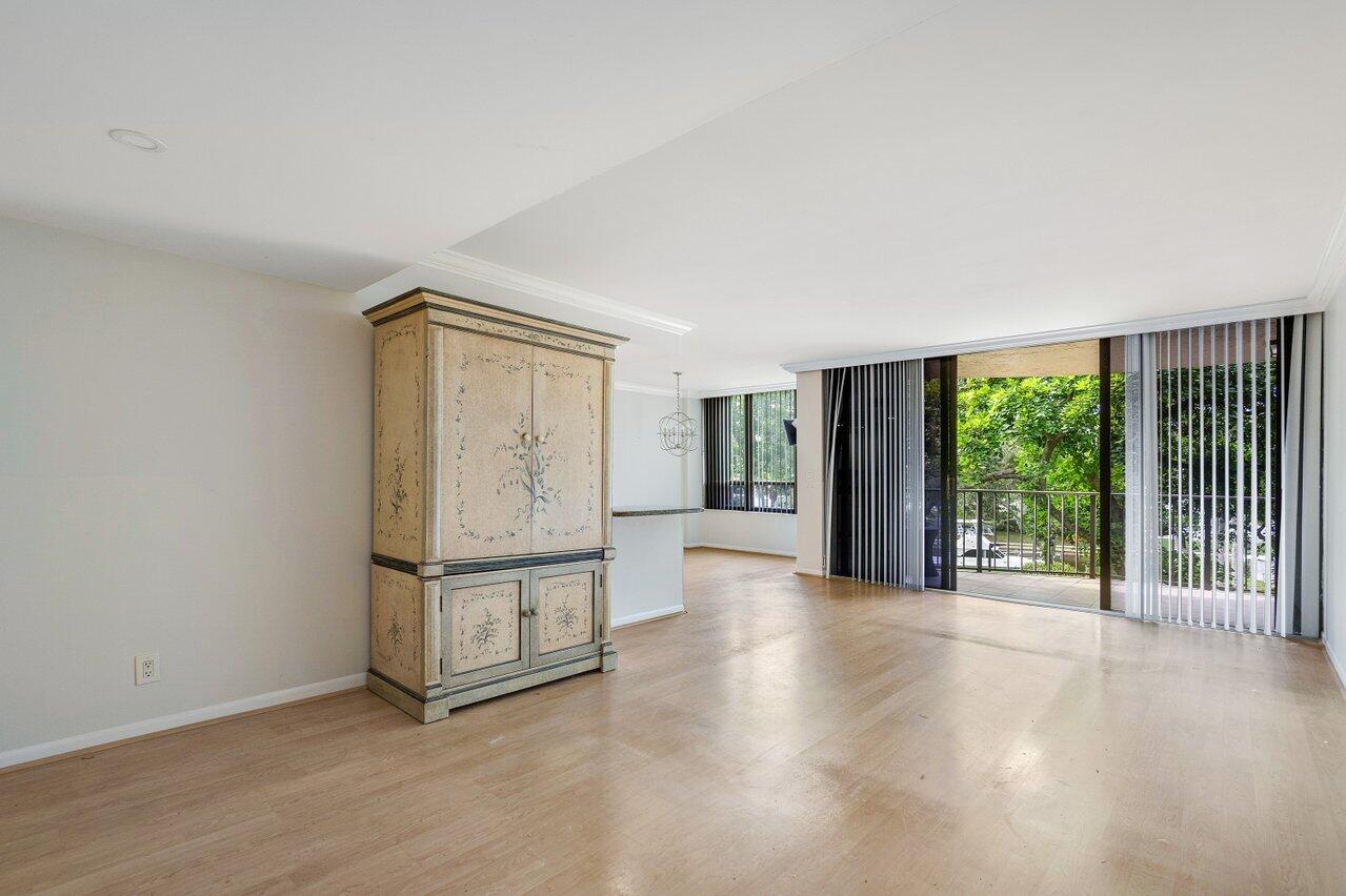 799 Jeffery Street, Unit 312 Boca Raton, FL 33487 - Photo 3 of 33 Family room